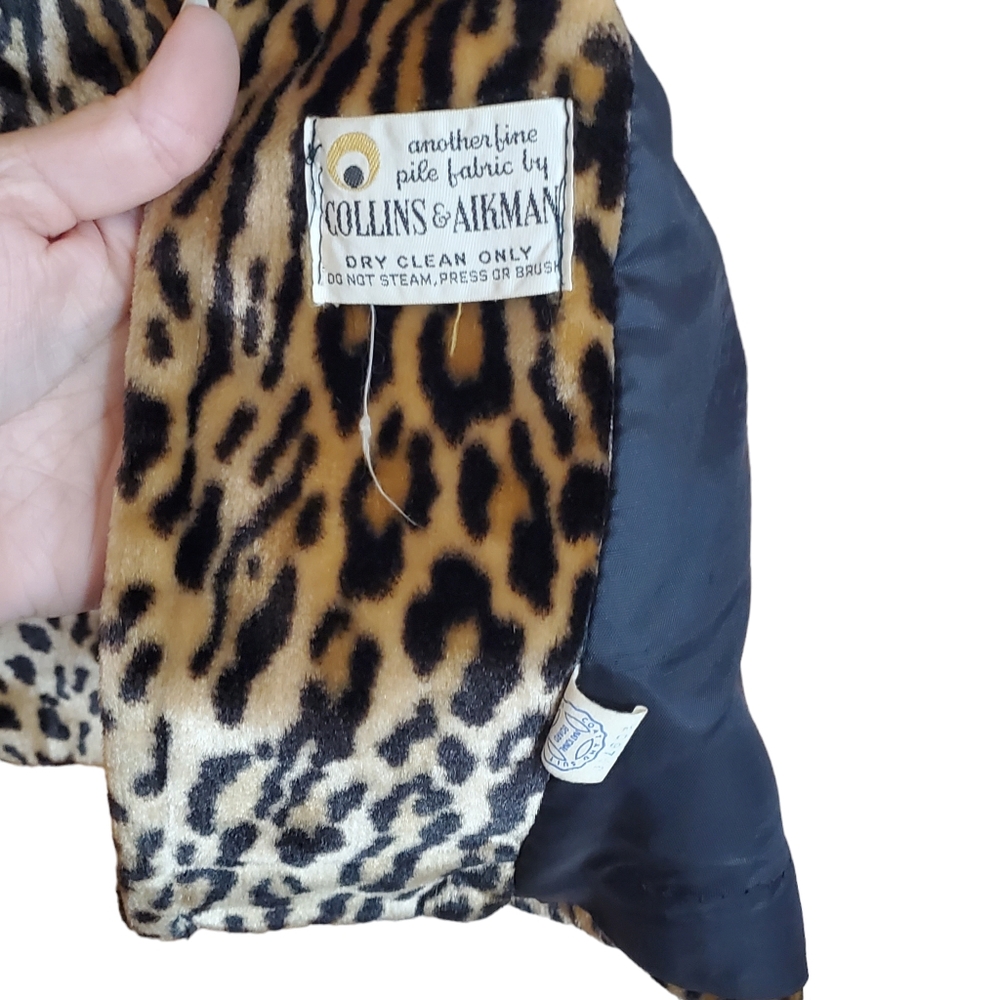 Vintage Leopard Print Cape Pristine Condition - image 7